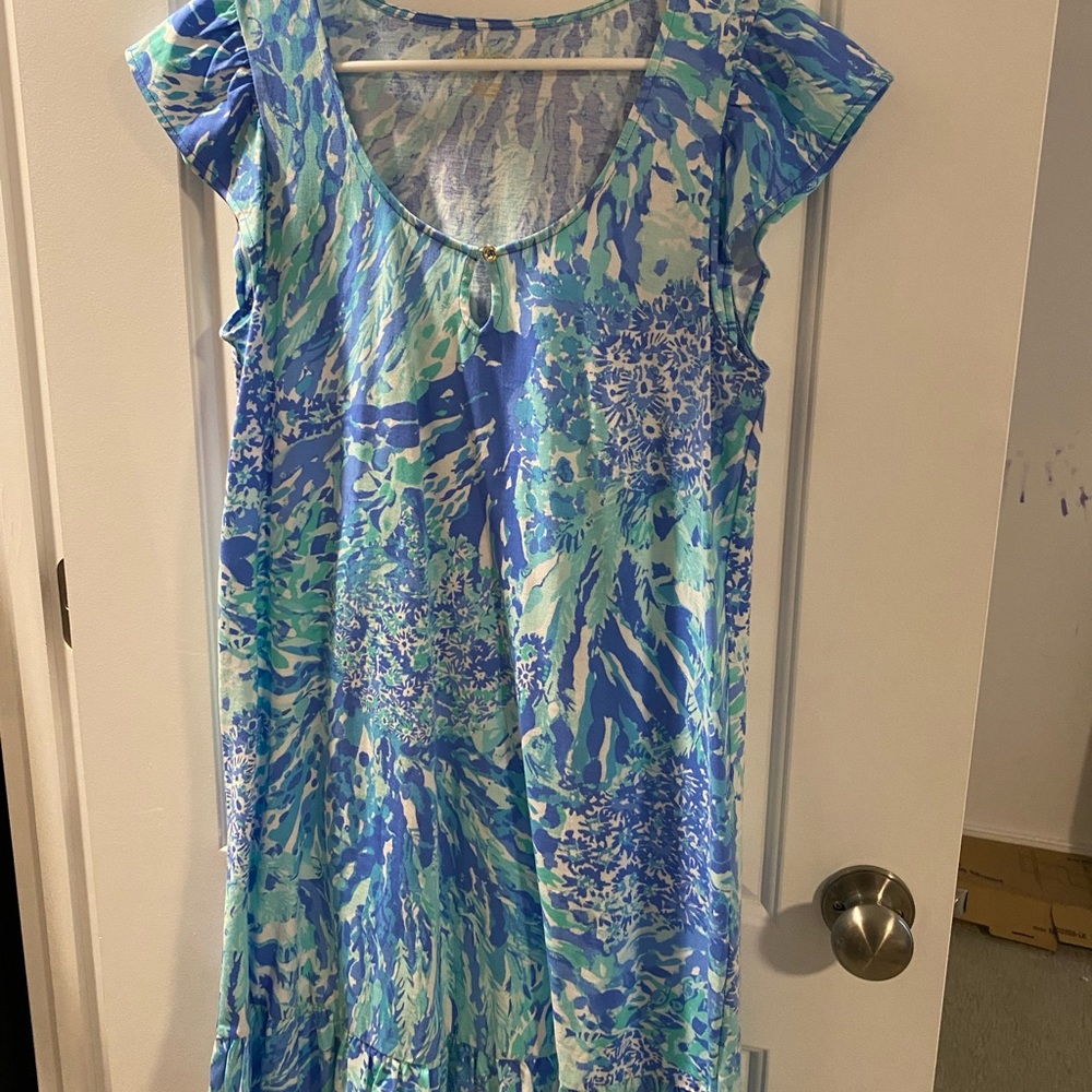 Cute cotton Lilly dress. Size medium. Worn once